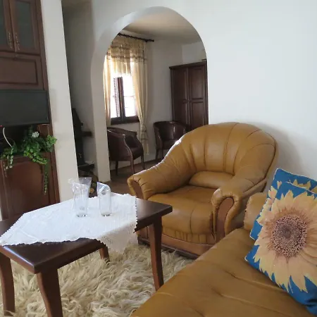 Oazis بيت ضيافة لوفتش