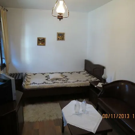 Къща за гости Oazis 3*